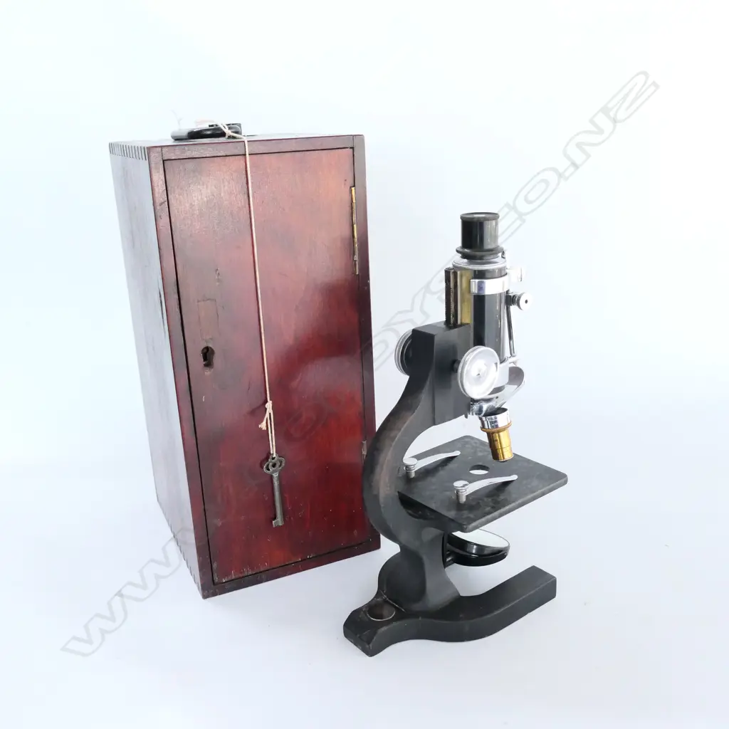 SPENCER, BUFFALO, USA,  MICROSCOPE IN BOX Image 1++